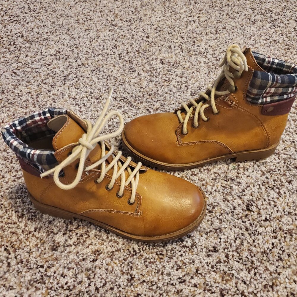 Brown Rampage Girl Boots, Size 3